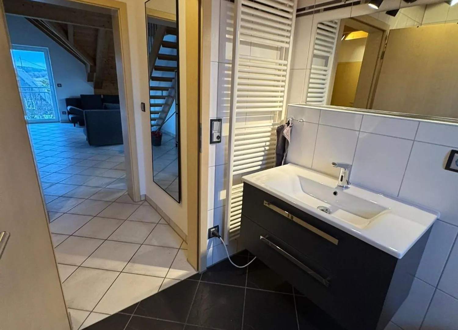 Apartment 5-Seen-Loft Mit 6-8 Schlafplaetzen, Ferienwohnung Naehe Ammersee, Neu Eingerichtet Kottgeisering