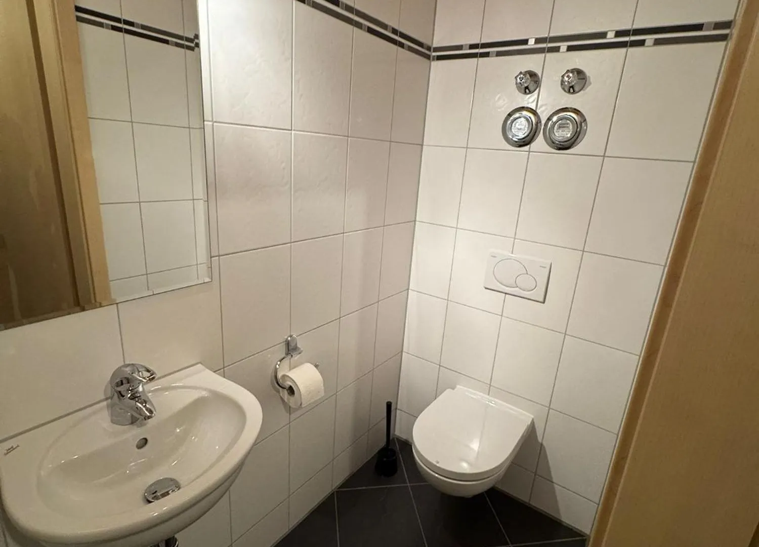 5-Seen-Loft Mit 6-8 Schlafplaetzen, Ferienwohnung Naehe Ammersee, Neu Eingerichtet Kottgeisering Germany