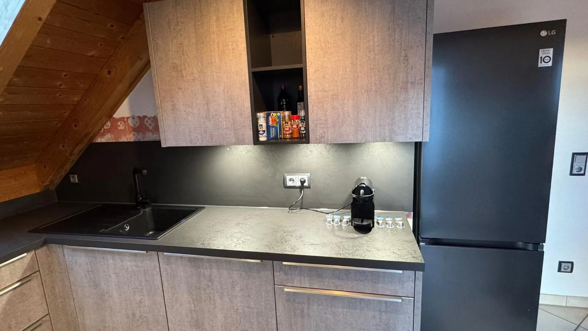 5-Seen-Loft Mit 6-8 Schlafplaetzen, Ferienwohnung Naehe Ammersee, Neu Eingerichtet Kottgeisering 0*,