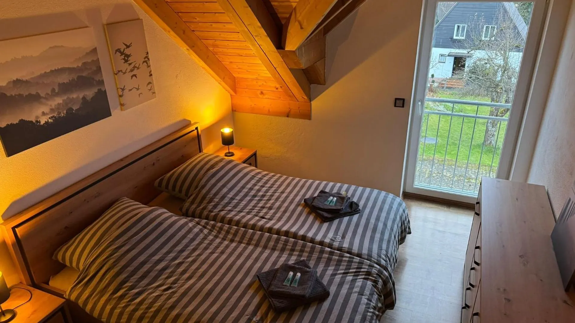 5-Seen-Loft Mit 6-8 Schlafplaetzen, Ferienwohnung Naehe Ammersee, Neu Eingerichtet Kottgeisering