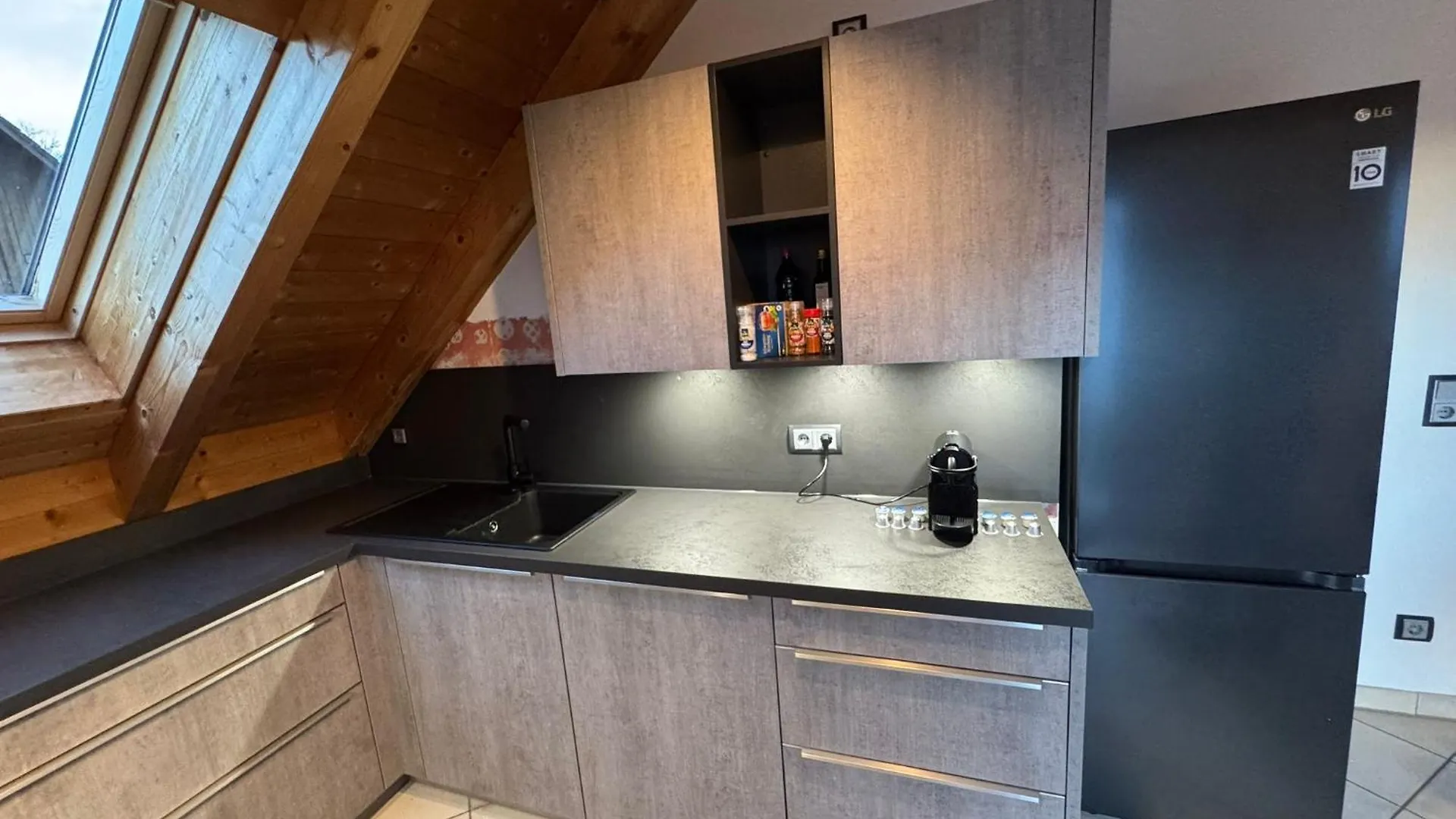 Apartment 5-Seen-Loft Mit 6-8 Schlafplaetzen, Ferienwohnung Naehe Ammersee, Neu Eingerichtet Kottgeisering