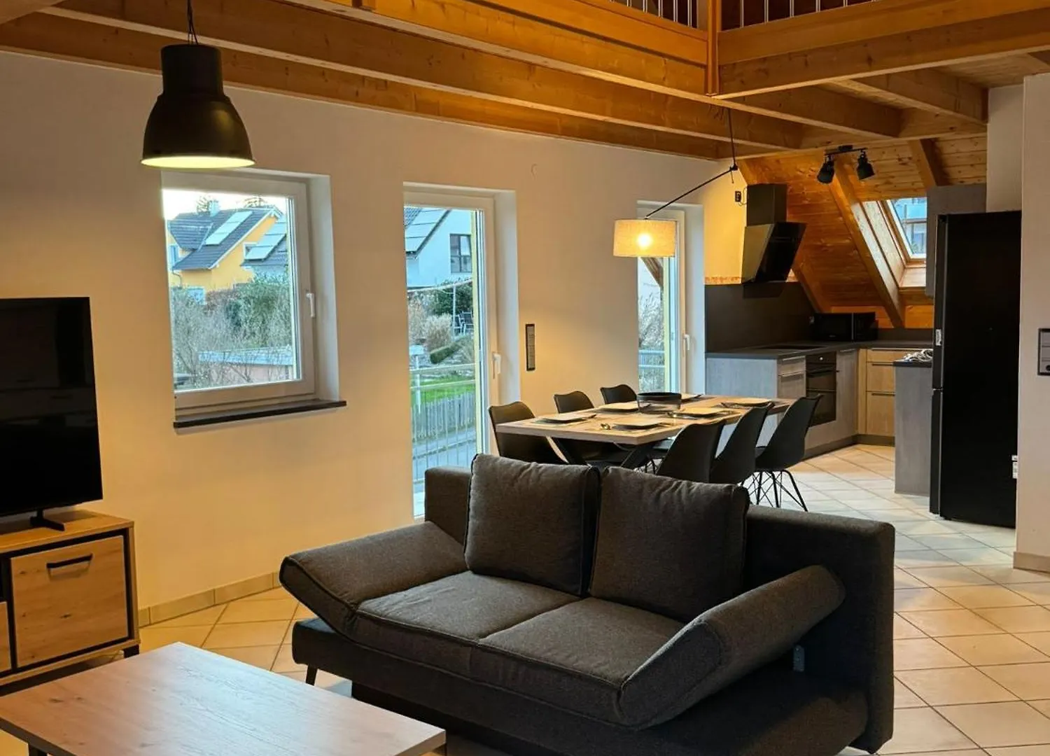 Apartment 5-Seen-Loft Mit 6-8 Schlafplaetzen, Ferienwohnung Naehe Ammersee, Neu Eingerichtet Kottgeisering Germany